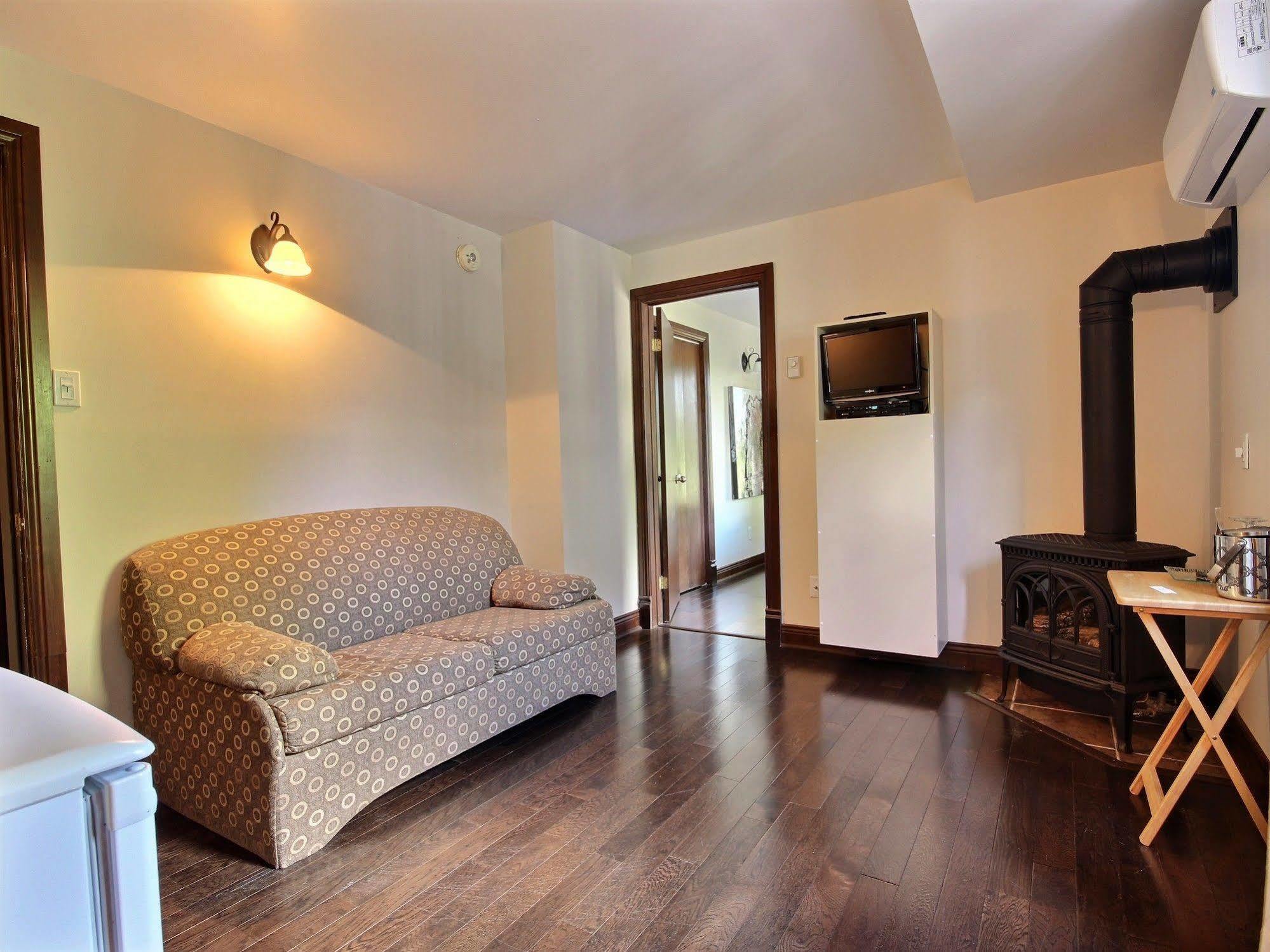 Auberge Nuits De St-Georges Бромон Экстерьер фото